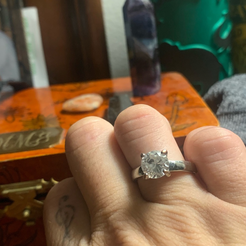 Ring 💍 - Picture 4 of 5